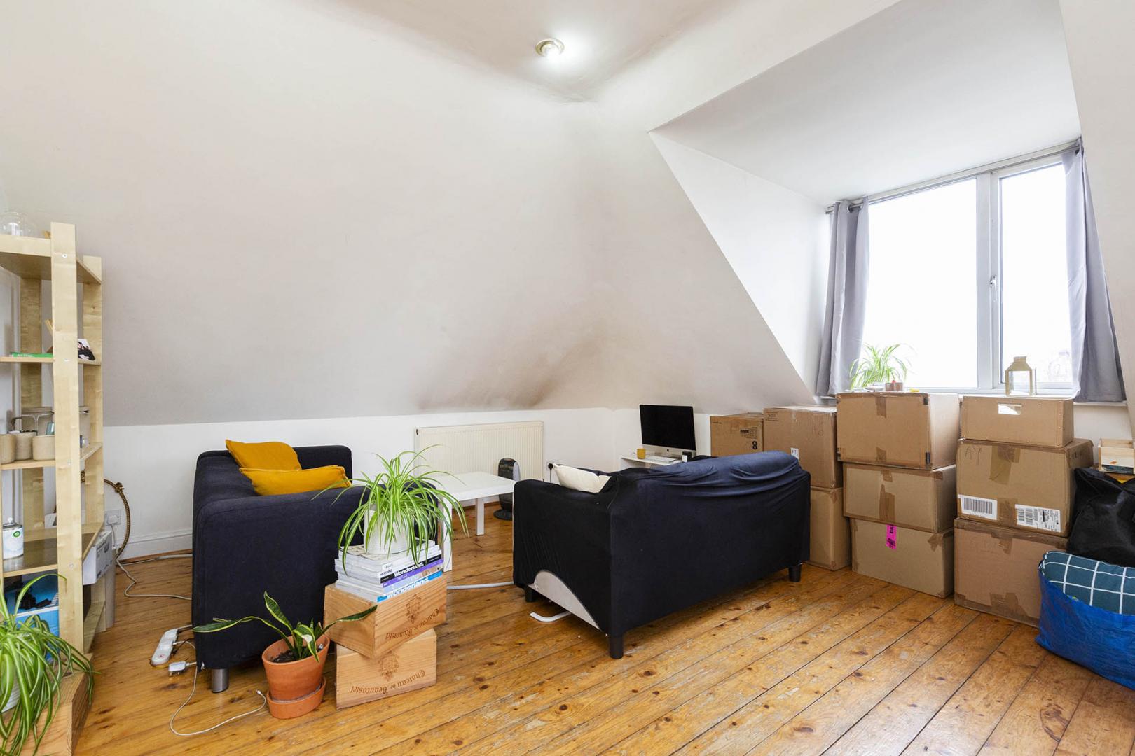 Modern Apartment Mapesbury Road, Willesden Green